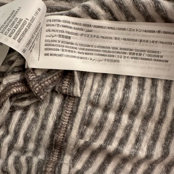 Abercrombie & Fitch Flowy Tank Top Size Small Gray & White - Picture 8 of 8